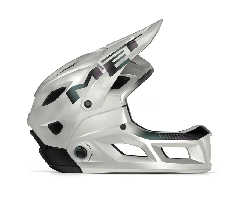 MET Parachute MCRFull Face Helmet in White-1