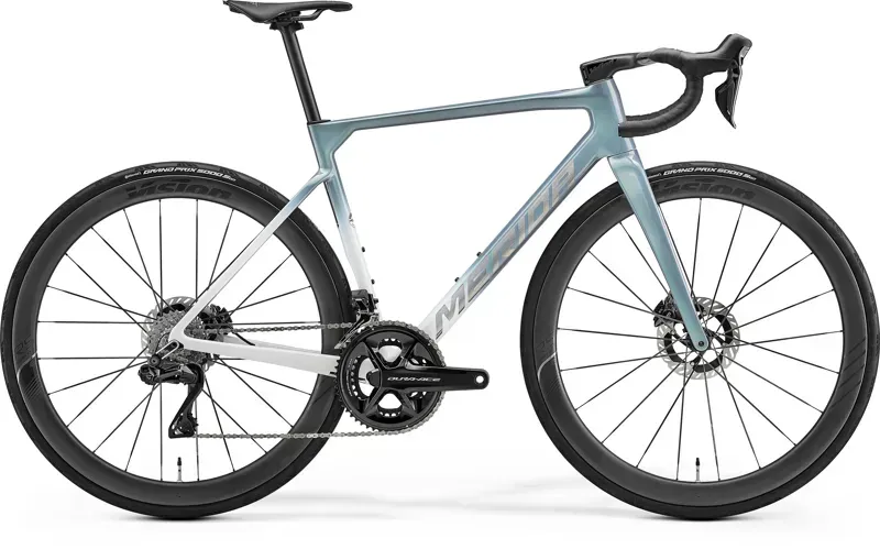 Merida Scultura Team Road Bike in White Blue/Green Coating